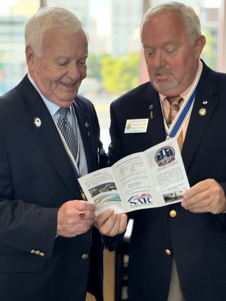 FLSSAR SR.VP. Jonathan Hunt (right) discussing the monument project with former NSSAR President General Darryl Addington at the fall leadership conference in Louisville, Kentucky