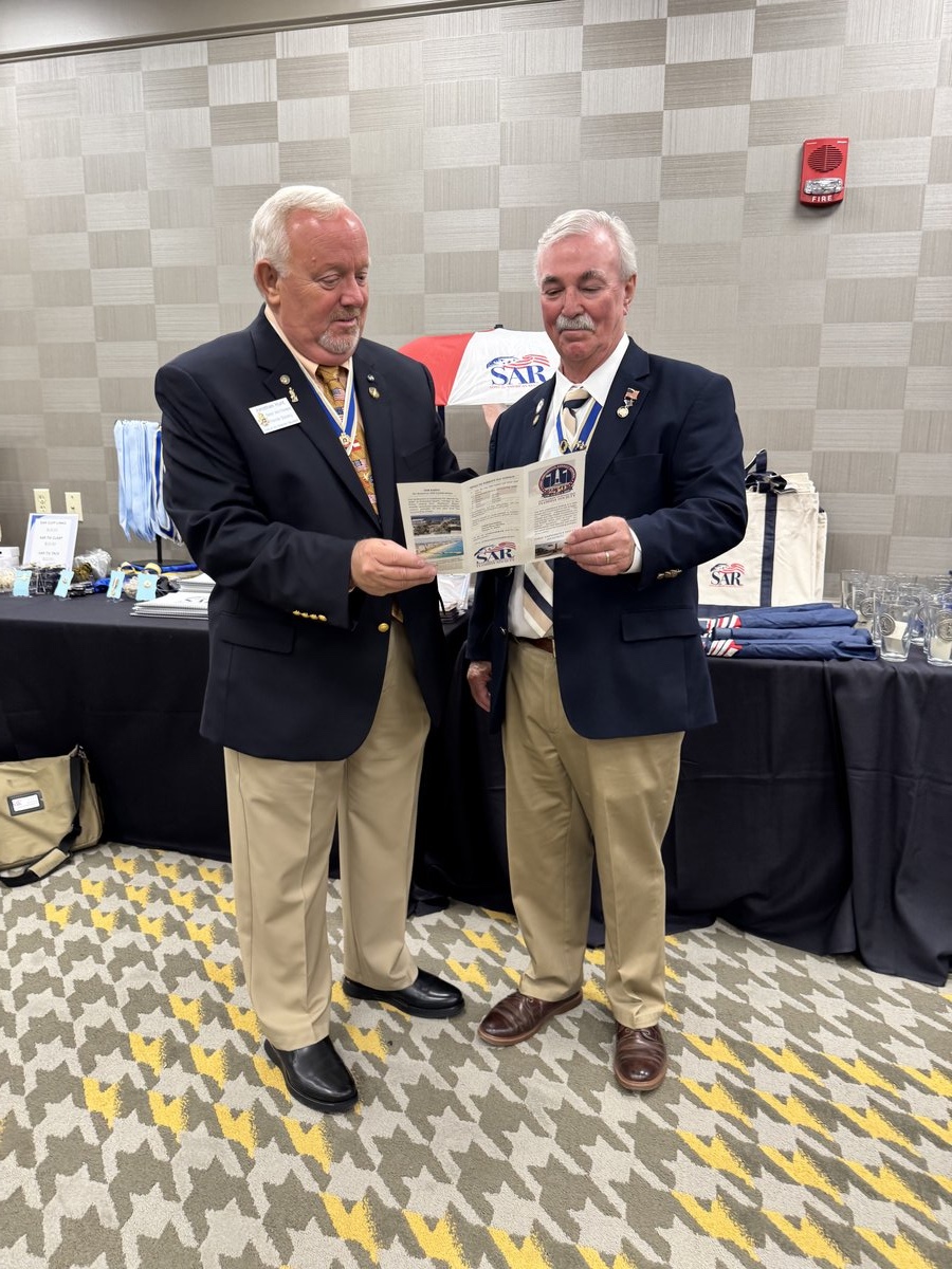 FLSSAR SR.VP. Jonathan Hunt (left) discussing the monument project with former NSSAR Treasurer Allen Greenly (right) at the fall leadership conference in Louisville, Kentucky